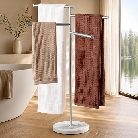 Porte-serviettes sur pied à quatre barres pivotantes et base ronde en marbre naturel